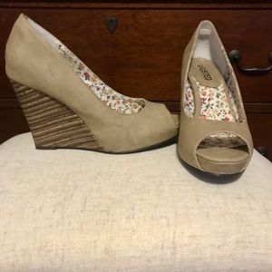 Peep Toe Wedge Unlisted A Kenneth Cole Production